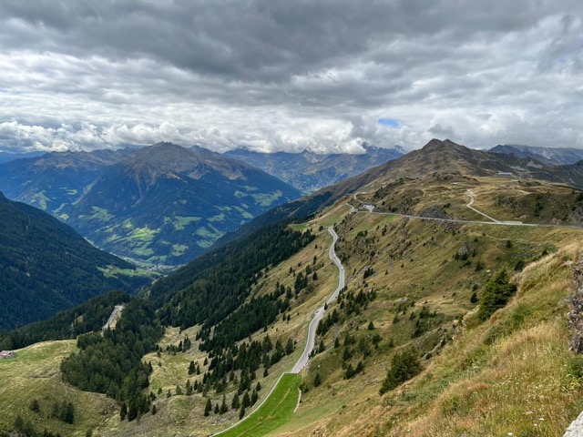 Tag2 Pass Strasse